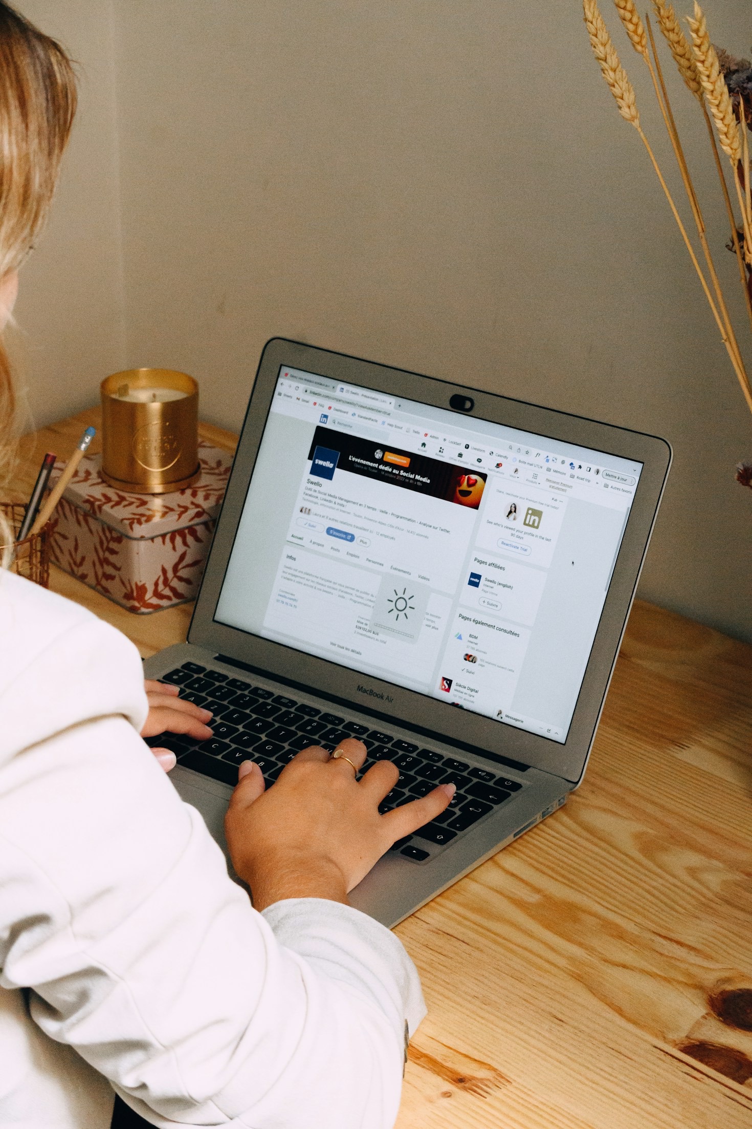 10 Expert Tips to Build Your Online Brand